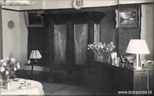 Foto: Semarang - Hotel du Pavillon, interieur van een zitkamer - 2. 1948