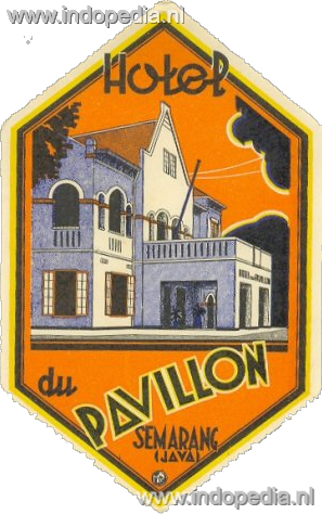 Foto: Semarang - Hotel du Pavillon, een wijnfles etiket, maat 5-3/8 inches, van het hotel. (+/- 1935).